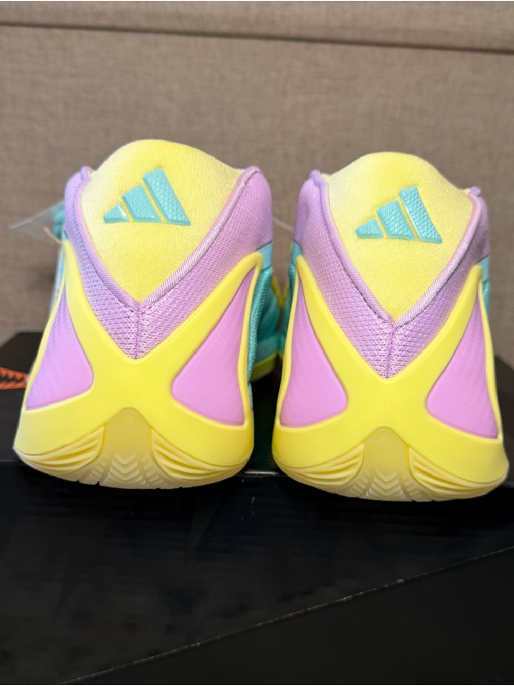 Adidas Anthony Edwards 2 J Basketball Shoes “Easter” Size 6 Youth / 7.5 Women’s - Picture 7 of 9
